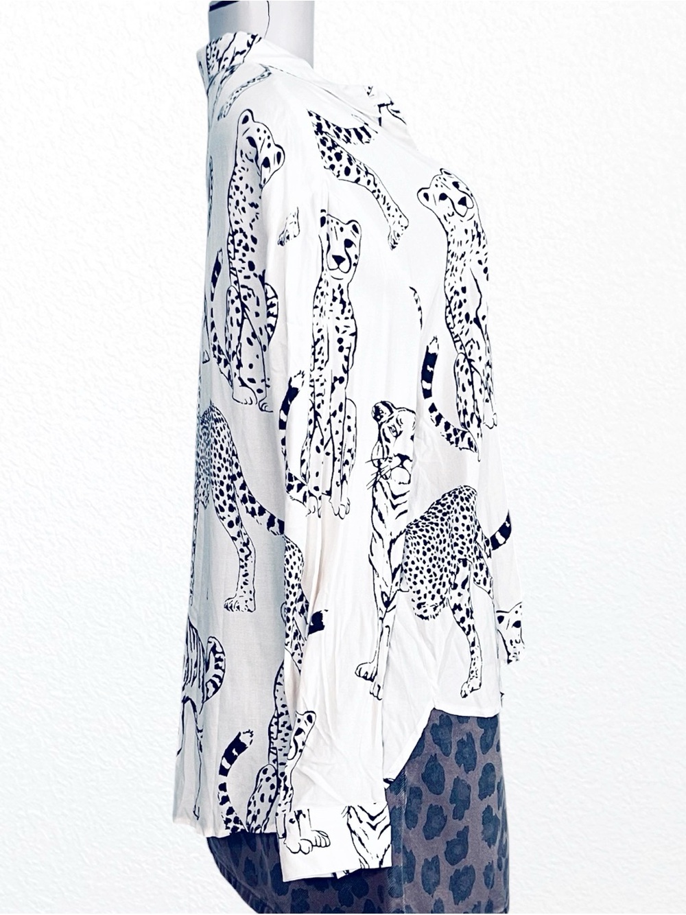Big Cat Jungle Cat Graphic Print Button Down Shirt White + Black SZ M - Picture 8 of 10